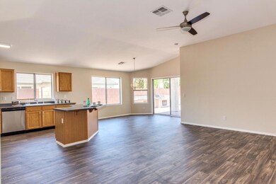 103. Large greatroom w island