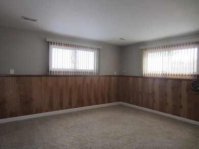 3817 Burchfield Dr, Lansing, MI 48910 - photo 5