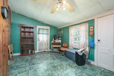 Chestnut_St_102_Bloomingdale-4