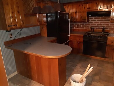 58 W Mineral Rd, Millers Falls, MA 01349 - photo 5