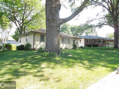 203 Spruce St, Shenandoah, IA 51601 - photo 3