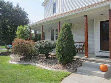 284 Selkirk Dr, North Tonawanda, NY 14120 - photo 2