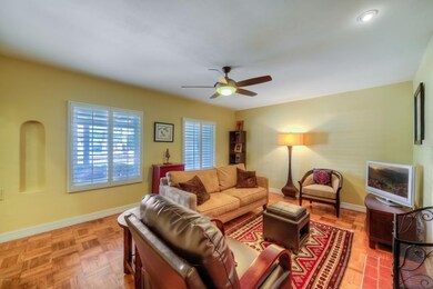 004_Living Room