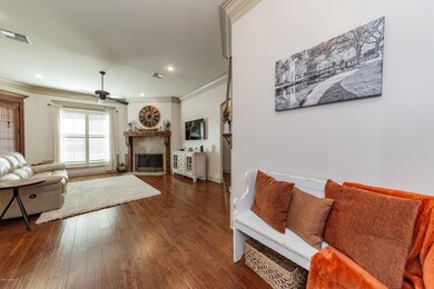 108OakShadowsDr-16-1