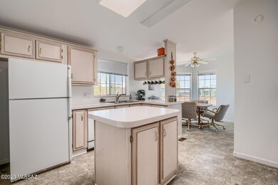 7694 Edgestone Kitchen(2)