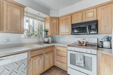 88 W 50 S unit F9, Centerville, UT 84014 - photo 7