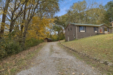 202 Cathey Ln, Columbia, TN 38401 - photo 6