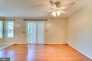 15269 Valley Stream Dr, Woodbridge, VA 22191 - photo 2