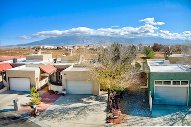 594 Diez Y Ocho Ct SE, Rio Rancho, NM 87124 - photo 2