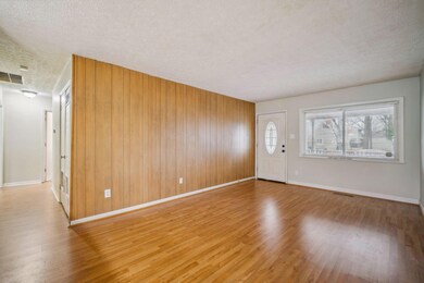 3-web-or-mls-4920-dickens-dr