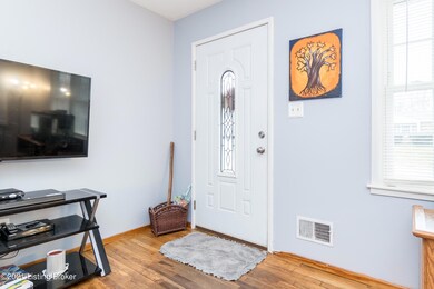 9220 Lantana Dr, Louisville, KY 40229 - photo 4