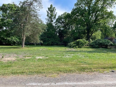 8269 Bellevue Rd, Grosse Ile, MI 48138 - photo 2