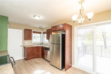 2412 E 25th St, Des Moines, IA 50317 - photo 6