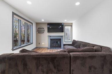 4 Newells Meadow Ln unit 2, Derry, NH 03038 - photo 4