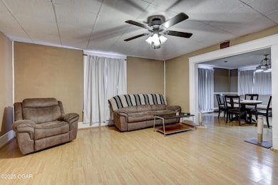 523 S Florida Ave, Columbus, KS 66725 - photo 3