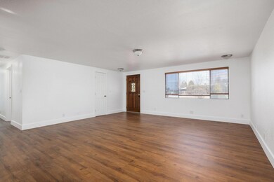 21141 SE Reed Market Rd, Bend, OR 97702 - photo 4