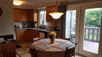 Kitchen/dining room combination