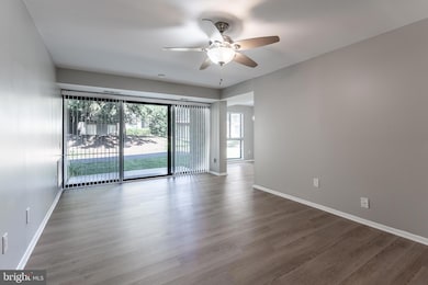 2038 Royal Fern Ct unit 2A, Reston, VA 20191 - photo 6