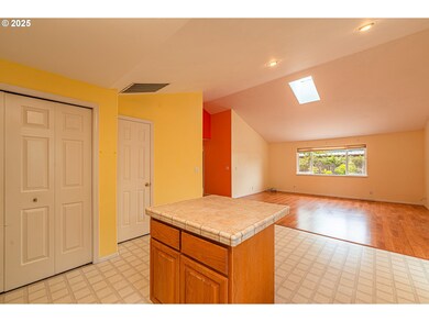 5248 G St, Springfield, OR 97478 - photo 7