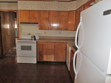 18 Winter St, Millinocket, ME 04462 - photo 7