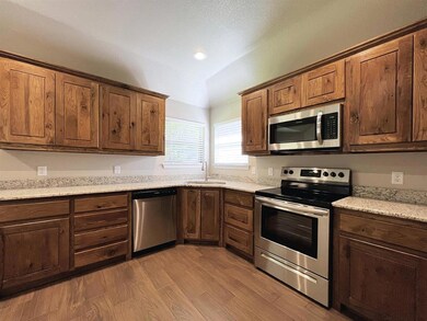 219 Clover Cir, Weatherford, TX 76086 - photo 7