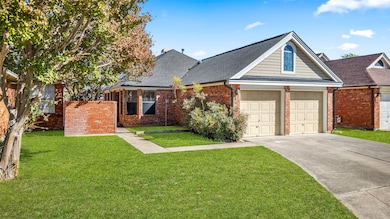 3062 Rustlewind Ln, Grand Prairie, TX 75052 - photo 2