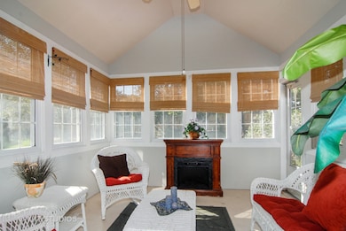 4764 Snapjack Cir, Naperville, IL 60564 - photo 2