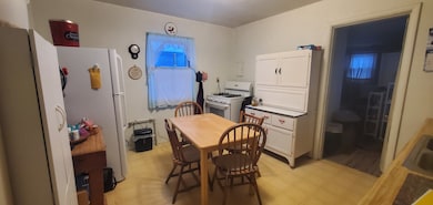 172 N Jackson Ave, Bradley, IL 60915 - photo 7