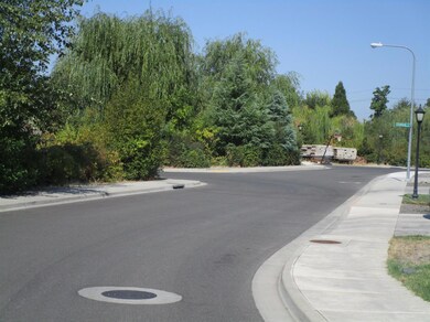 1588 Inverness Dr, Medford, OR 97504 - photo 3