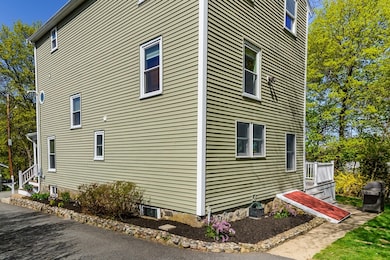 2 Longfellow St, Beverly, MA 01915 - photo 4