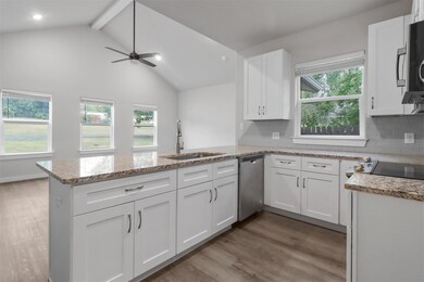 2420 S Fannin Ave, Denison, TX 75020 - photo 5