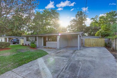 10586 Citrus Ln, Jacksonville, FL 32218 - photo 4