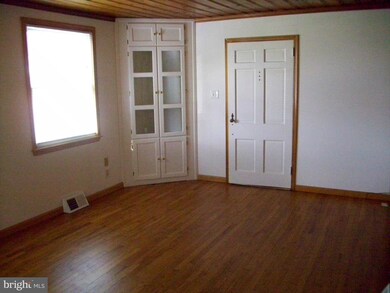 8201 Longpoint Rd, Dundalk, MD 21222 - photo 4