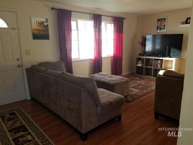 626 W Arizona Ave, Homedale, ID 83628 - photo 5