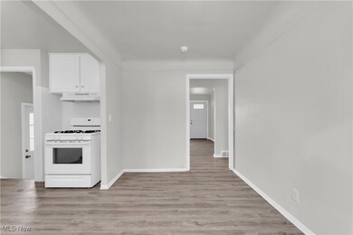 19504 Longview Ave, Maple Heights, OH 44137 - photo 7