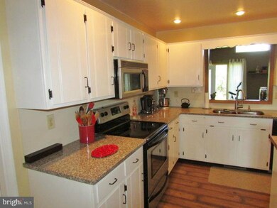 2786 Fillmore Dr, Chambersburg, PA 17201 - photo 5