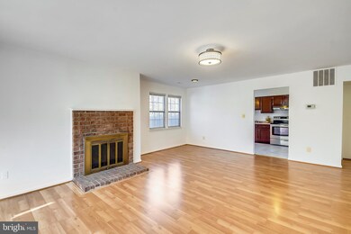 11400 Fruitwood Way, Germantown, MD 20876 - photo 2