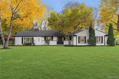 1048 Satterlee Rd, Bloomfield Hills, MI 48304 - photo 2