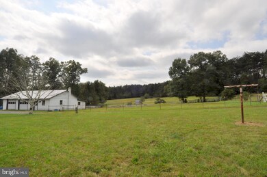 754 Martin Ln, Berkeley Springs, WV 25411 - photo 5