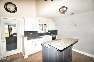 320 Warren Belin Dr, El Paso, TX 79928 - photo 6