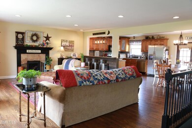 6 Living Room 1