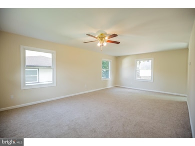 142 Pheasant Ln, Willingboro, NJ 08046 - photo 3