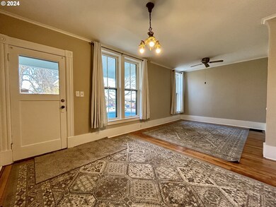 420 E 4th St, the Dalles, OR 97058 - photo 6