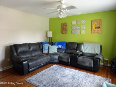 9403 Doewood Ln, Louisville, KY 40291 - photo 3