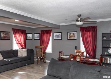 2376 W 49th St, Davenport, IA 52806 - photo 7