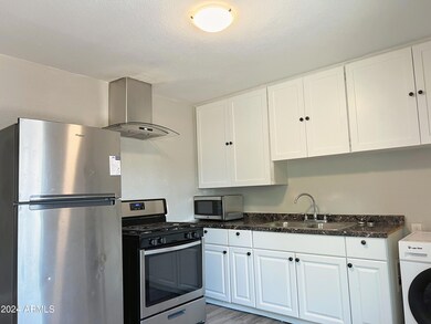 2726 E Willetta St unit 2, Phoenix, AZ 85008 - photo 2