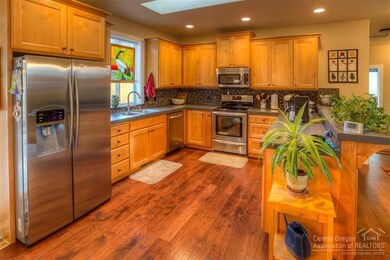 61182 Hilmer Creek Dr, Bend, OR 97702 - photo 4