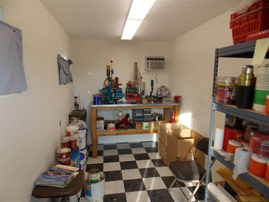 Shop fully powered W/AC