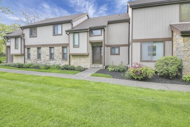 6222 Roxburgh Ct unit 17-B, Columbus, OH 43213 - photo 2