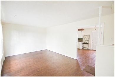 1569 Cherry Tree Dr, Clarksville, TN 37042 - photo 2